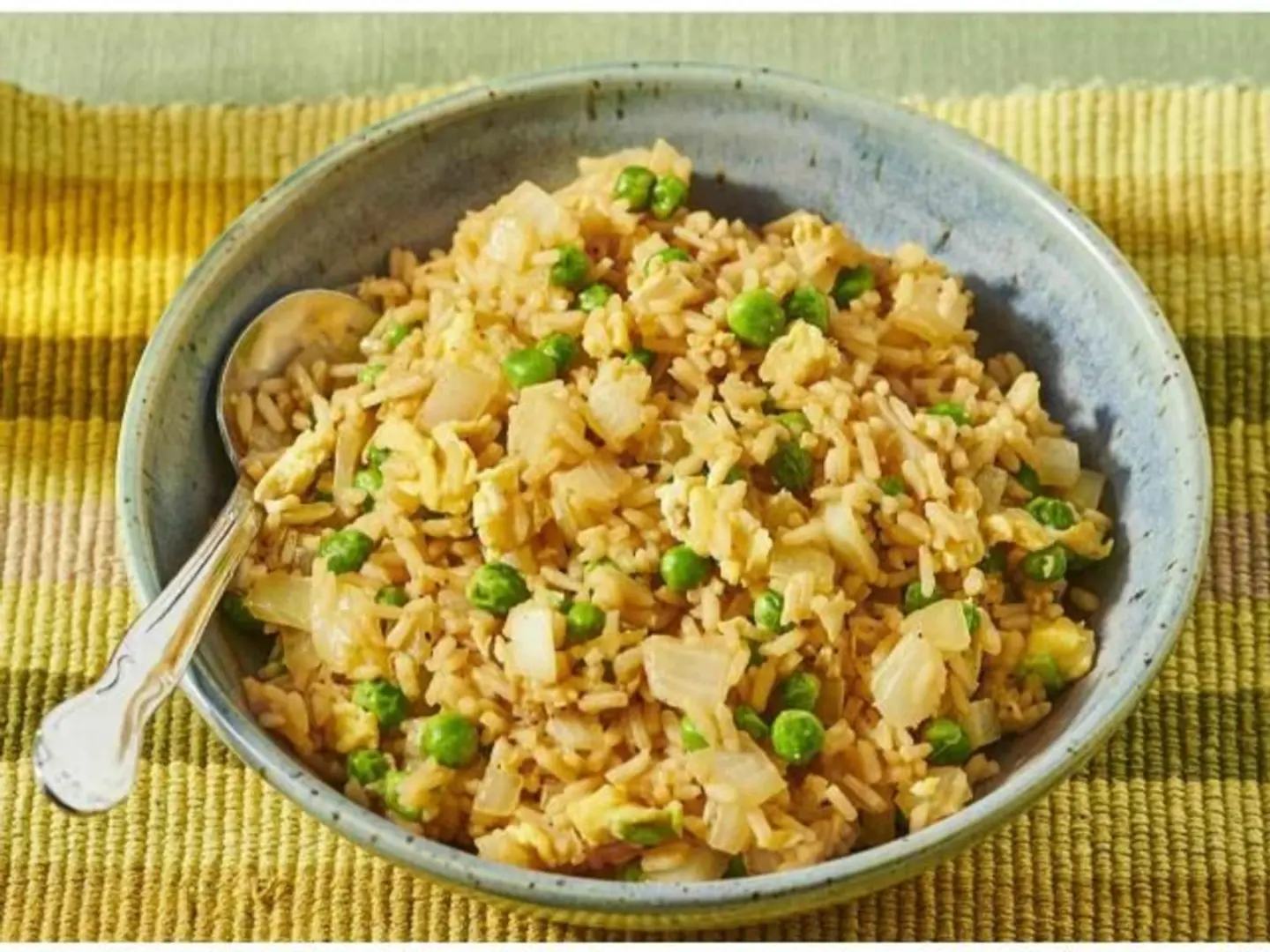 أرز مقلي بيض