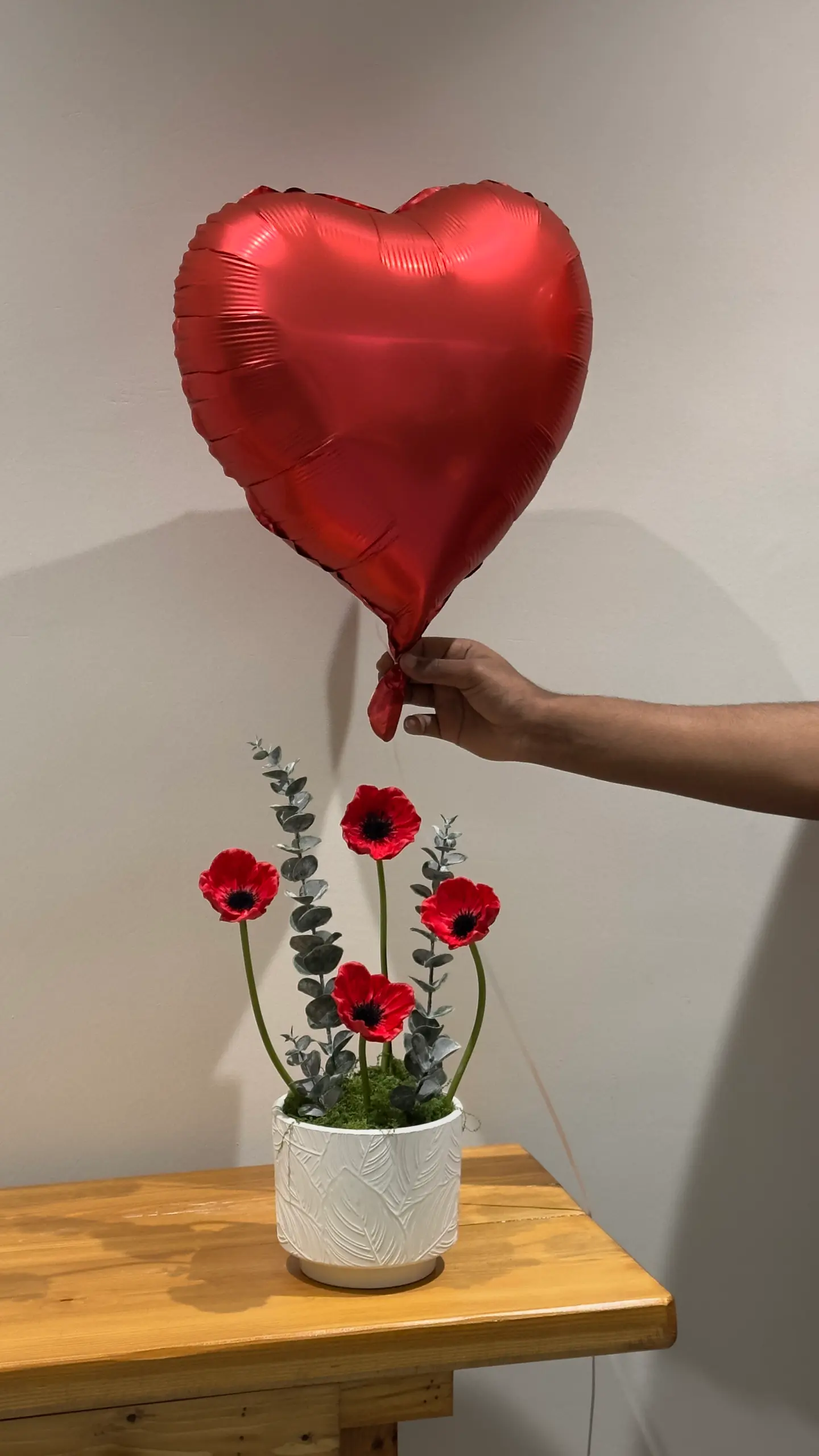 فازة الحُب مع بالون قلب