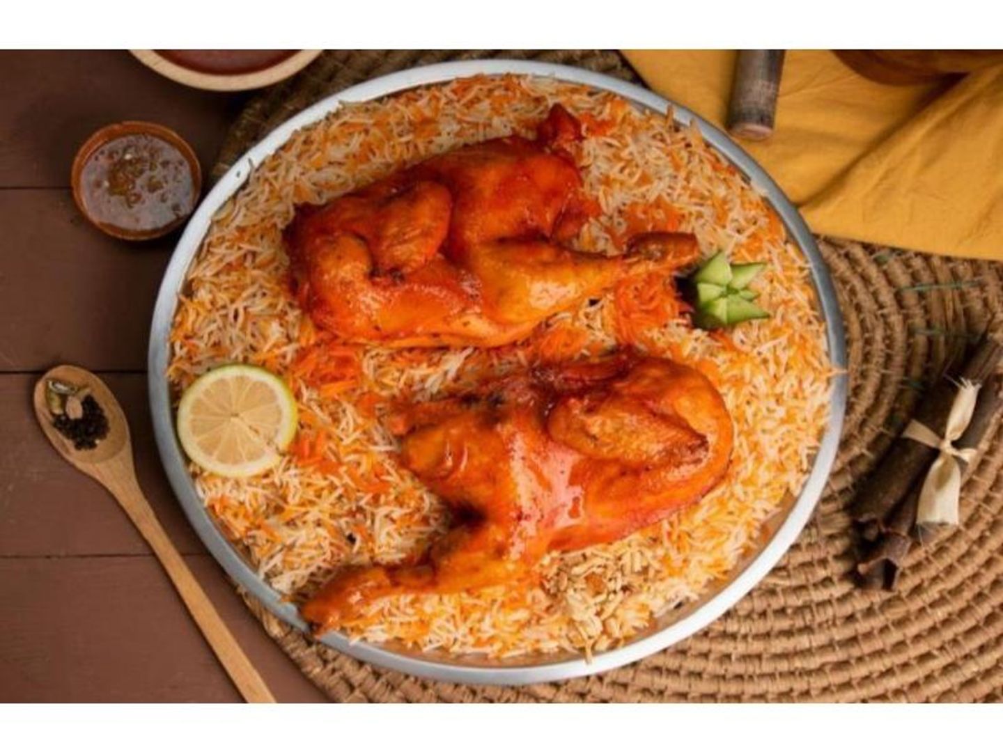 صحن كبير 2 حبه دجاج شوية مع الأرز 4 أشخاص أرز احمر امريكي