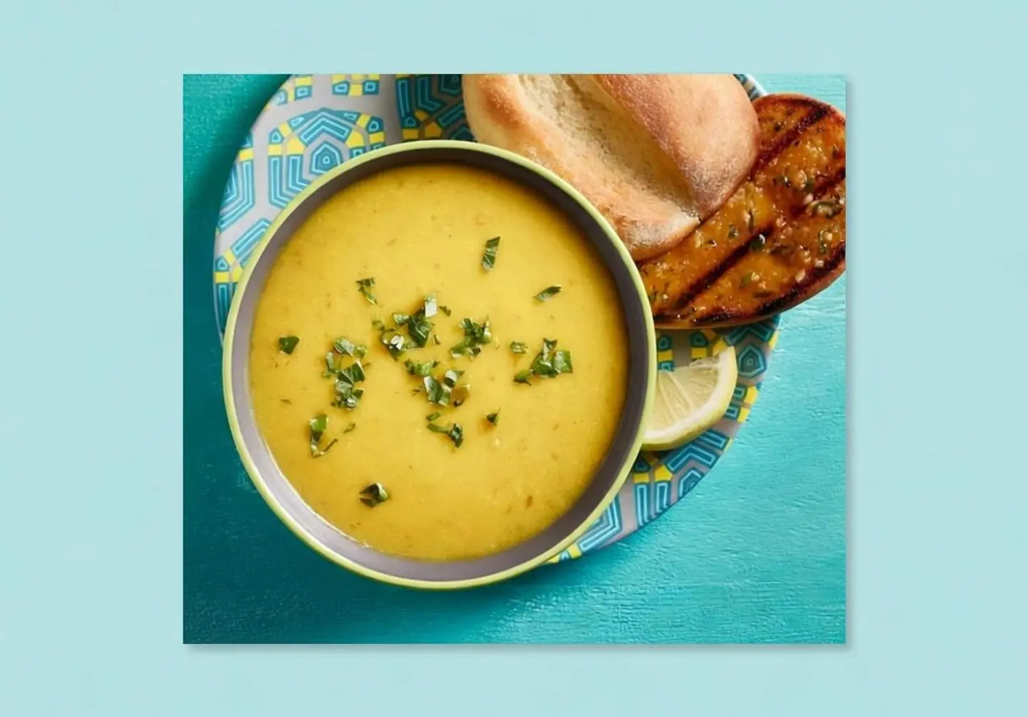 شوربة بيري بيري وخبز بالثوم