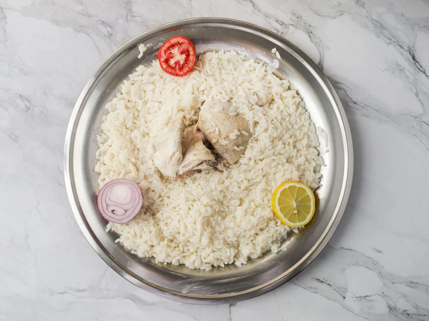 مضغوط مع رز أمريكي أبيض