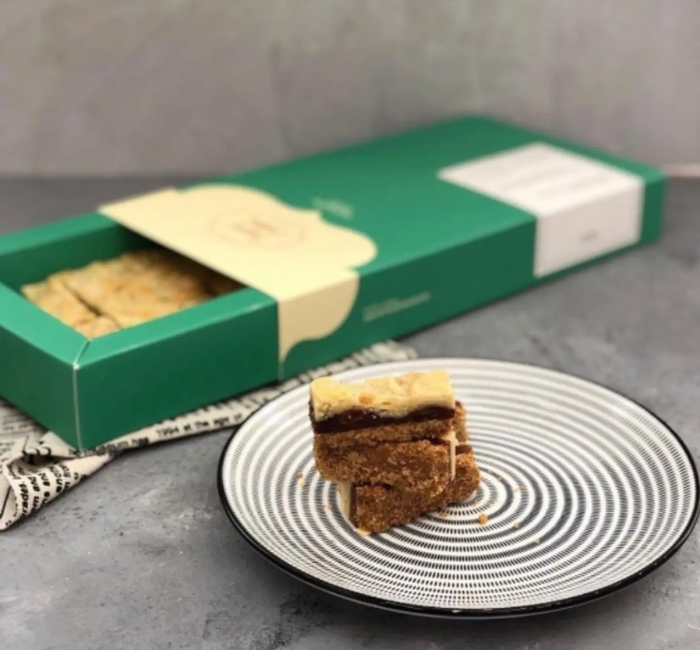 Magic Bar With Dates