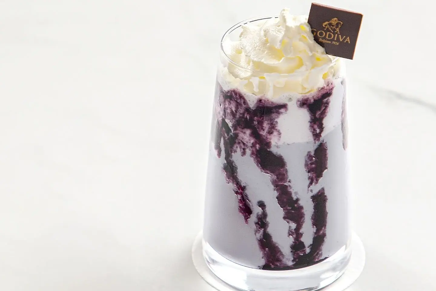 ميلك شيك توت وموز