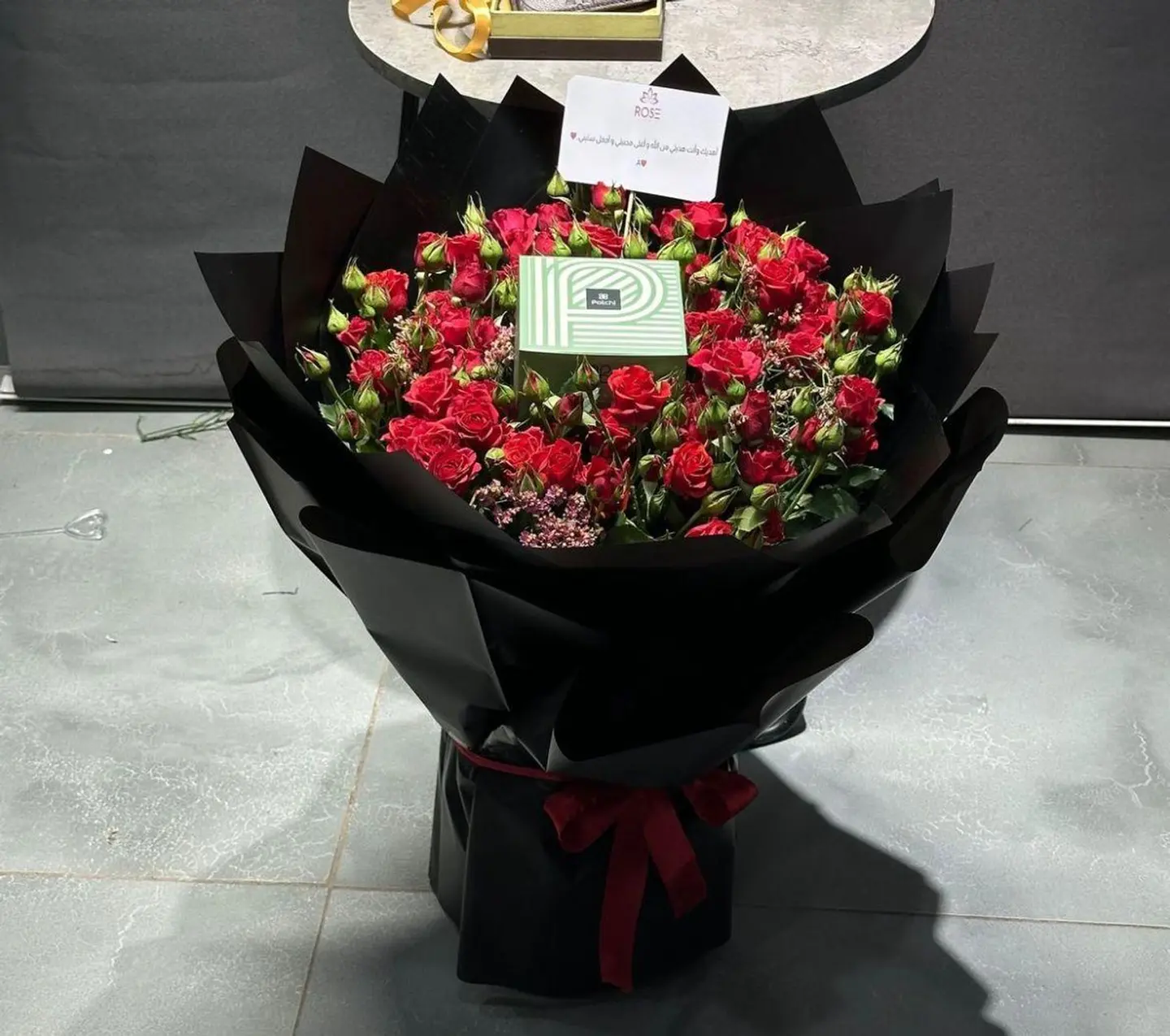 بكس باتشي مع بوكيه ورد ٥