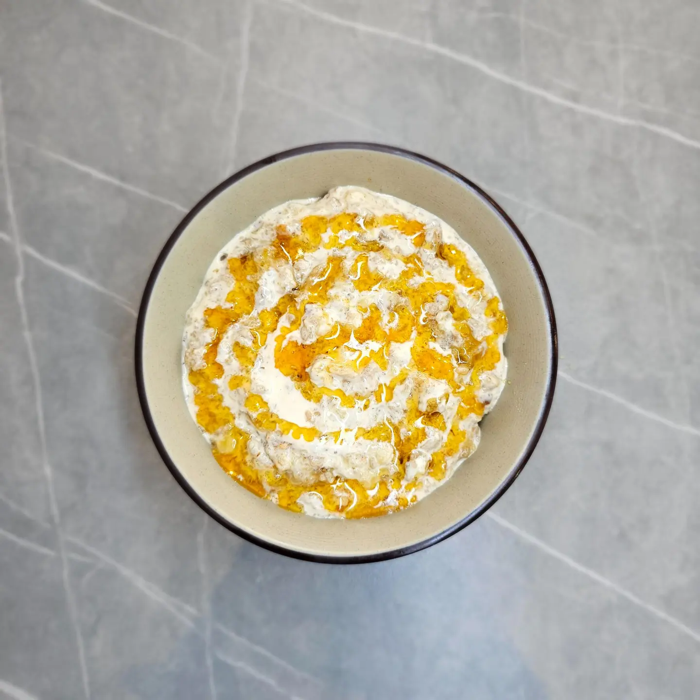 Cream Musab, Honey