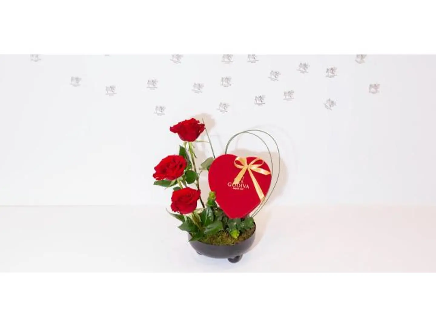 شوكولاته قوديفا مع الجوري الاحمر