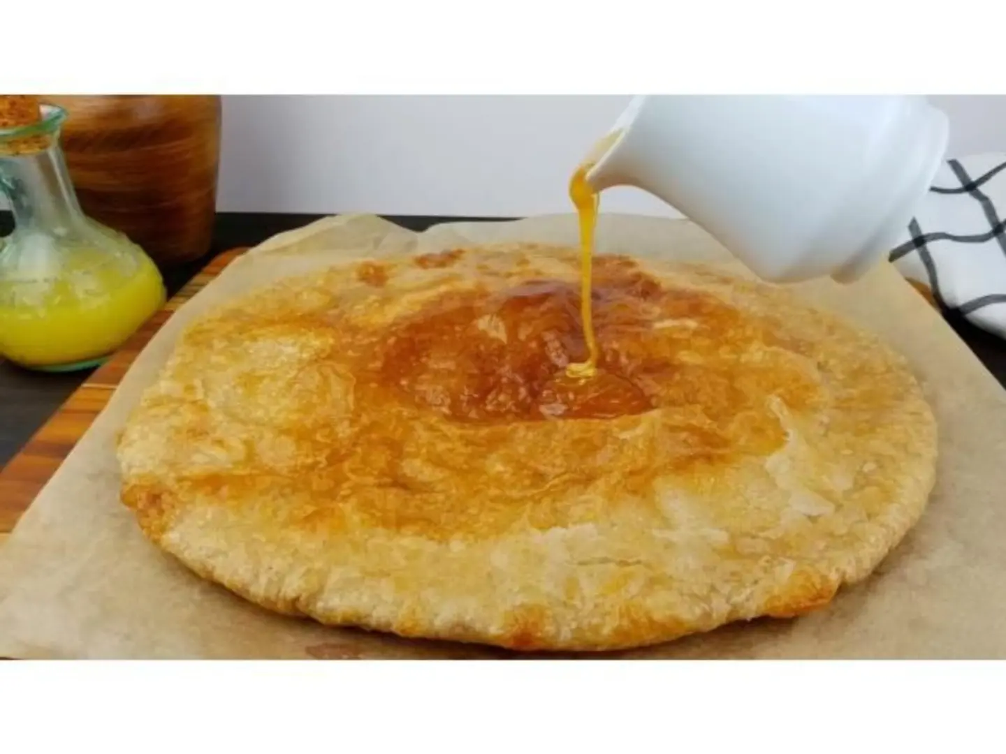 Pie With Honey And Ghee