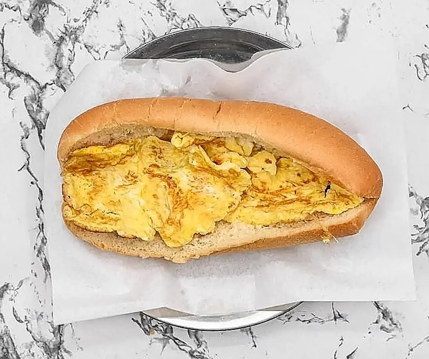 ساندوتش بيض مقلي