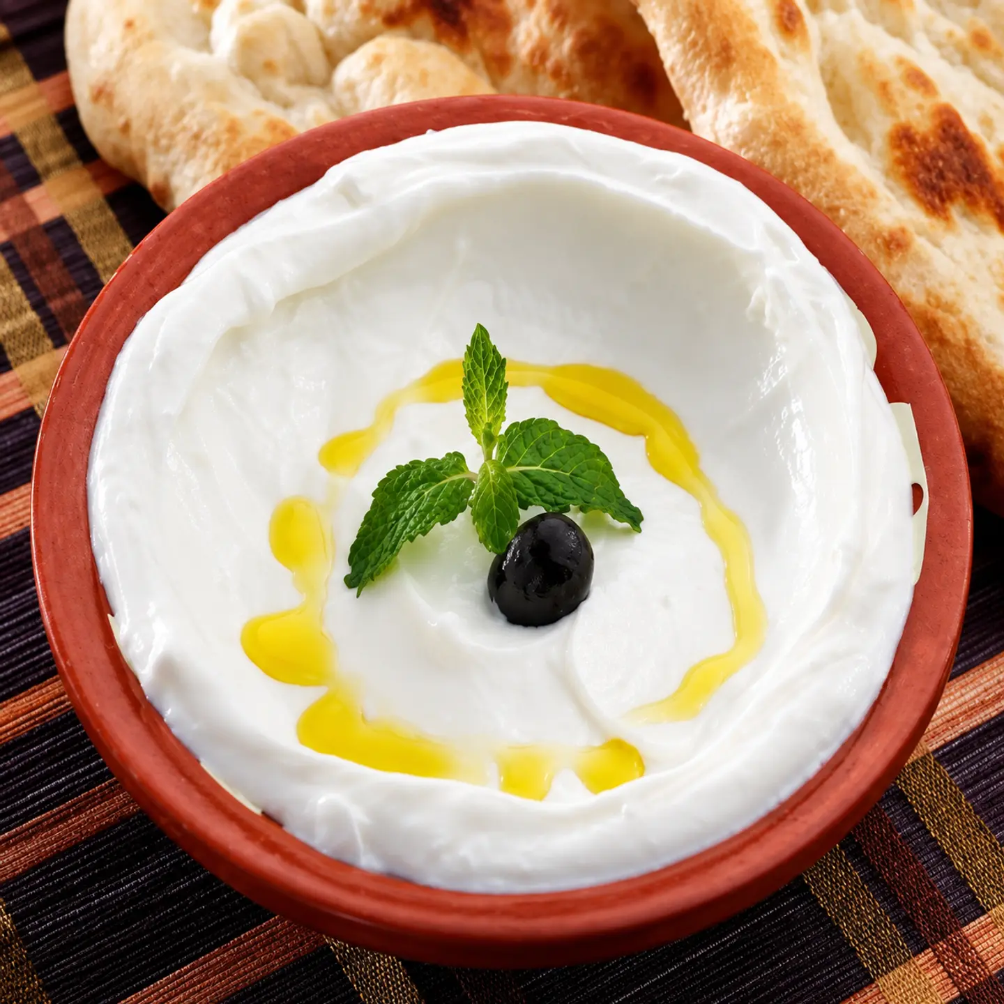 لبنة عسل