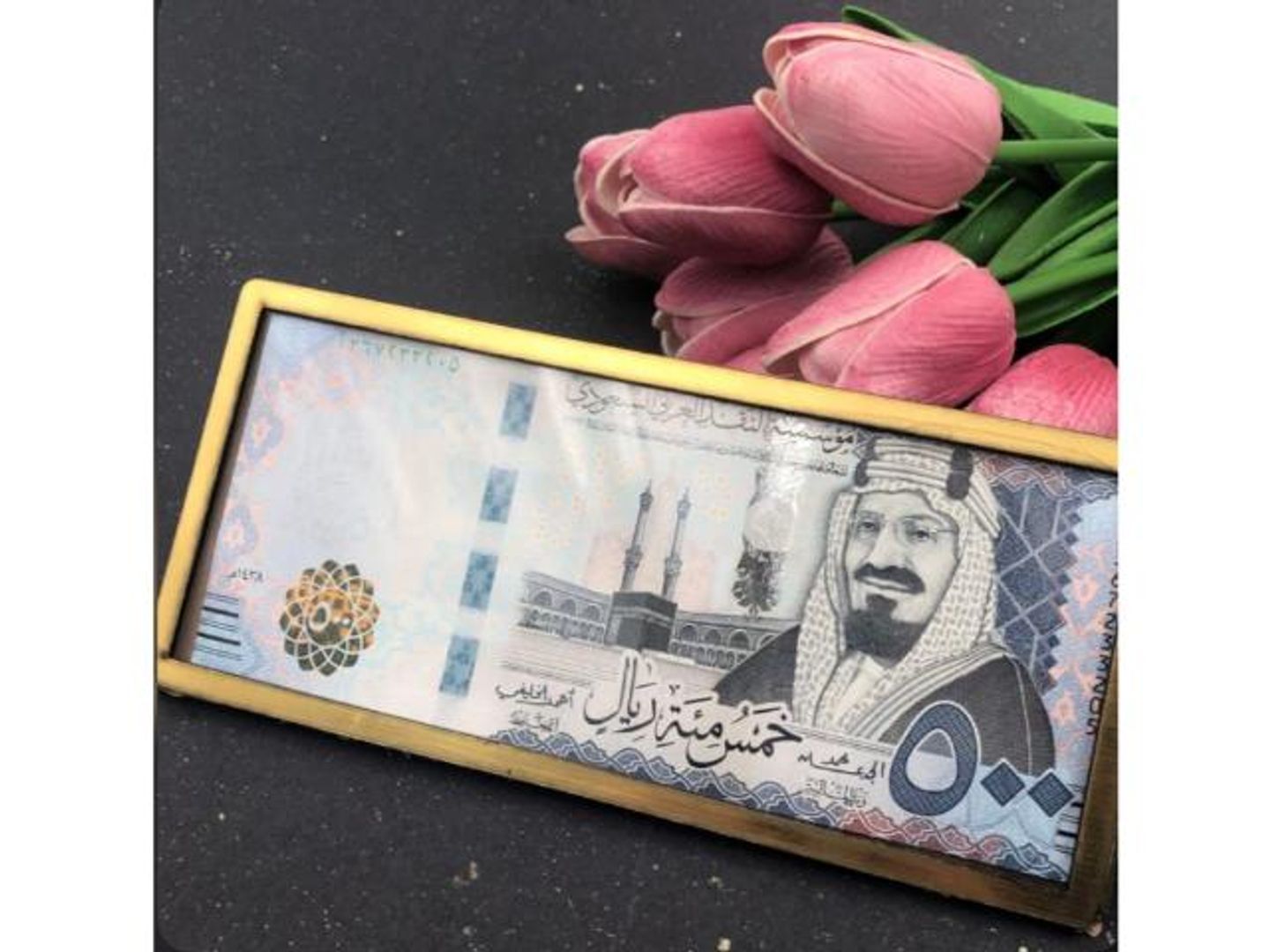 ظرف اكريلك فلوس سادة