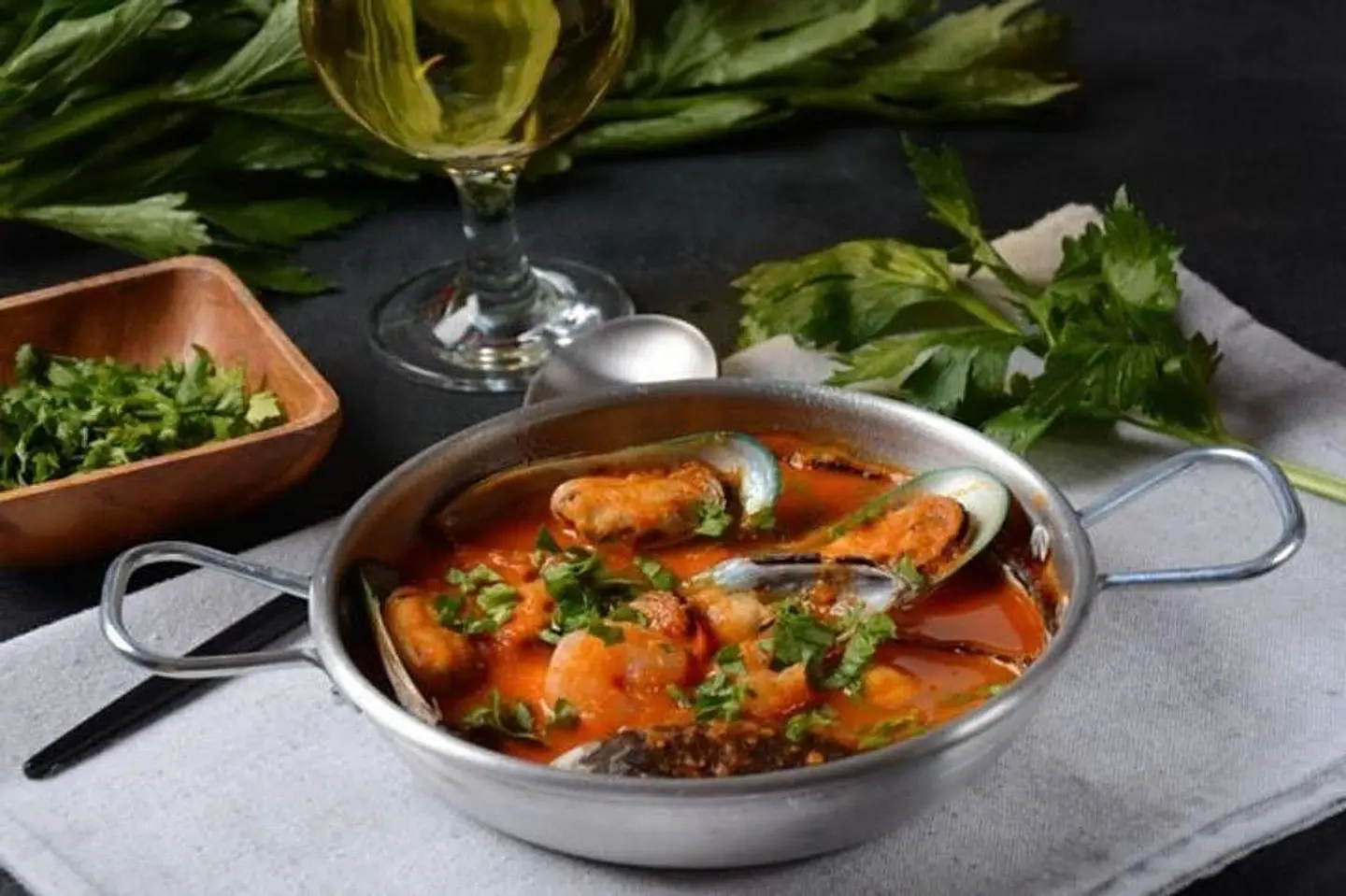 طاجن سي فود بالكاري