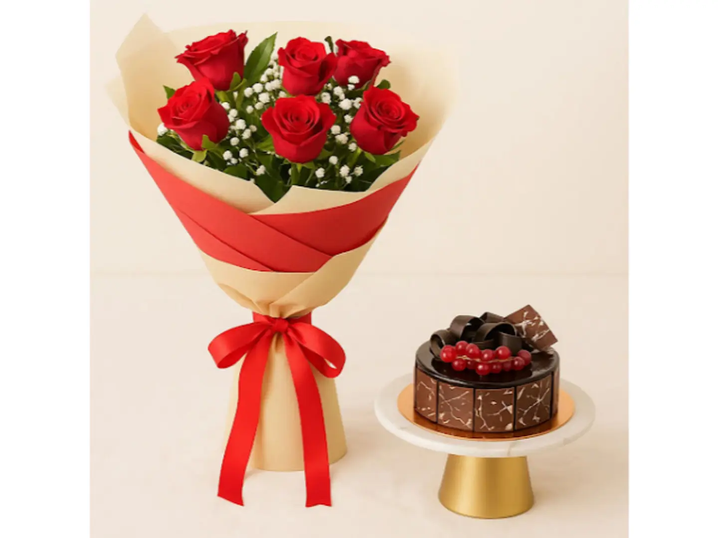 باقة ورود الحب الحمراء مع كعكة الشوكولاتة