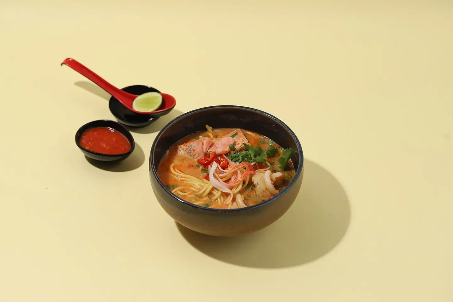 رامن المأكولات البحرية