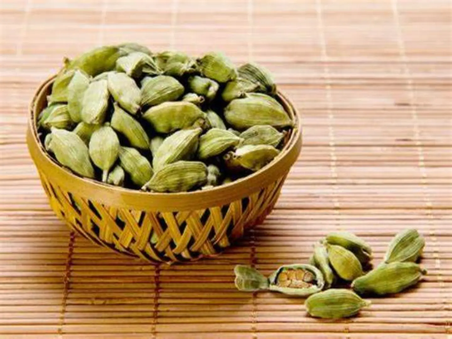 علبة ھیل و مسمار صغیر