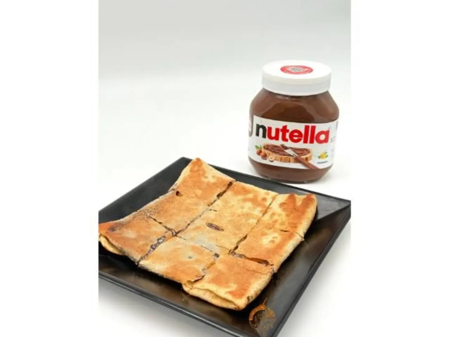 مطبق بالنوتيلا