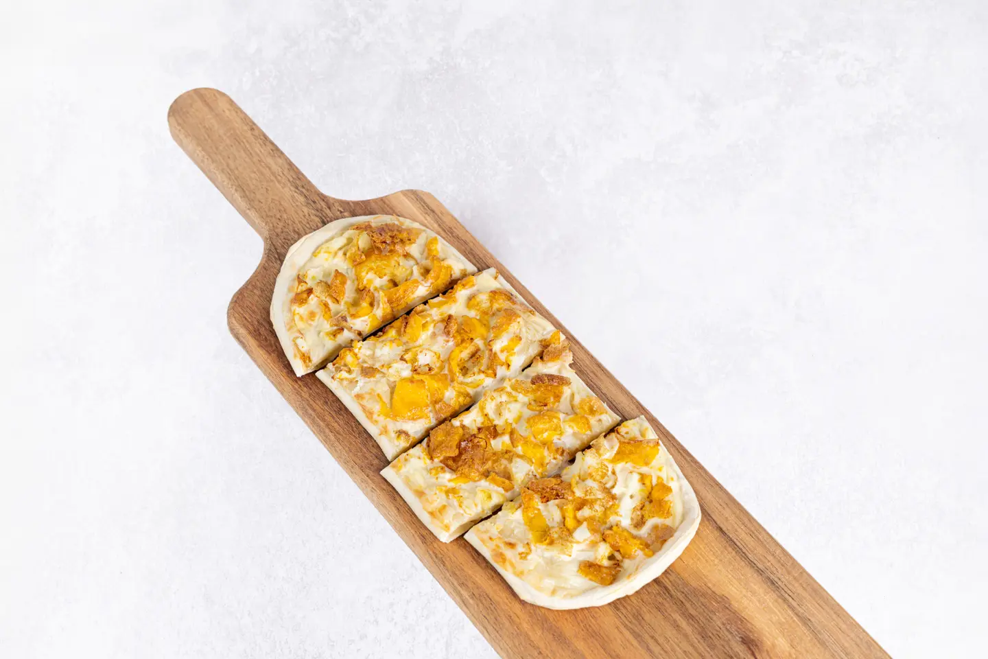 قارب بيض مقلي وجبن