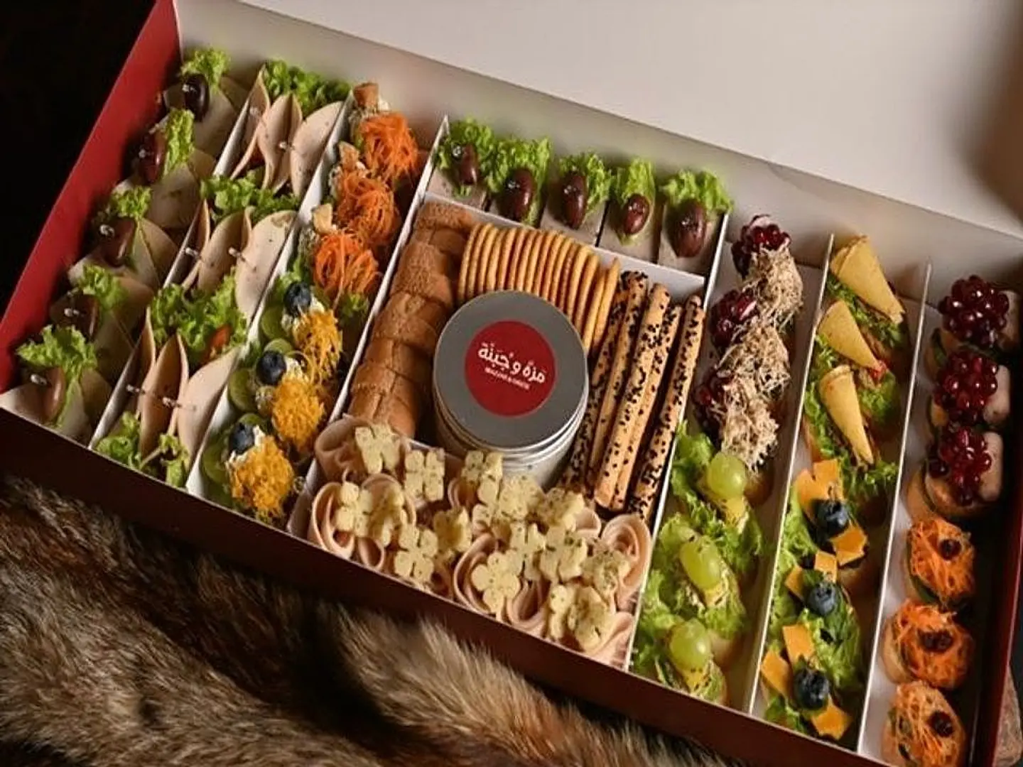 Mazza And Cheese Canape With Crackers 51 Pcs