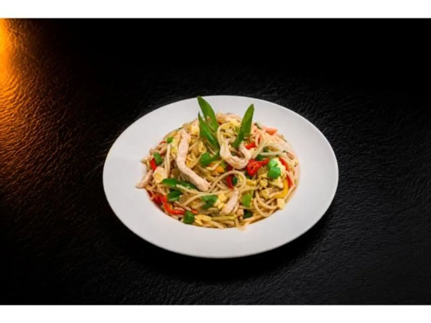 Wok Tossed Hakka Noodles Chicken