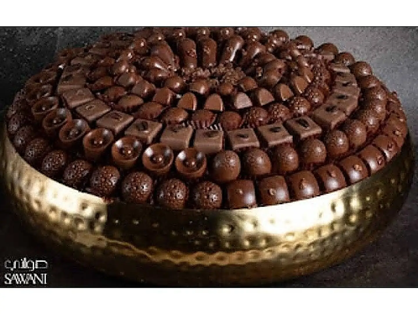 صينية شوكلت ذهبي مكشوف وسط