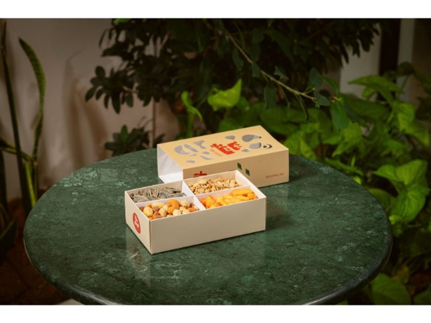 Nuts Box