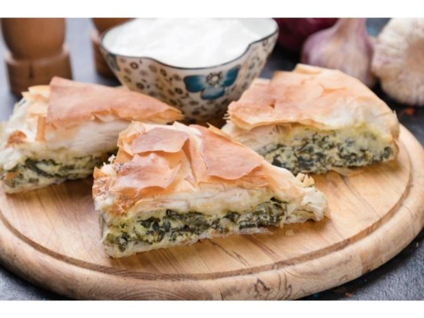 فطيرة سبانخ بالجبن