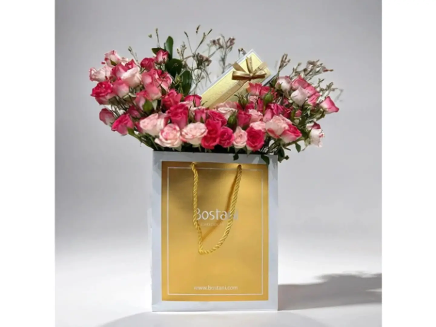 Rose Bouquet With Chocolate From Bustani