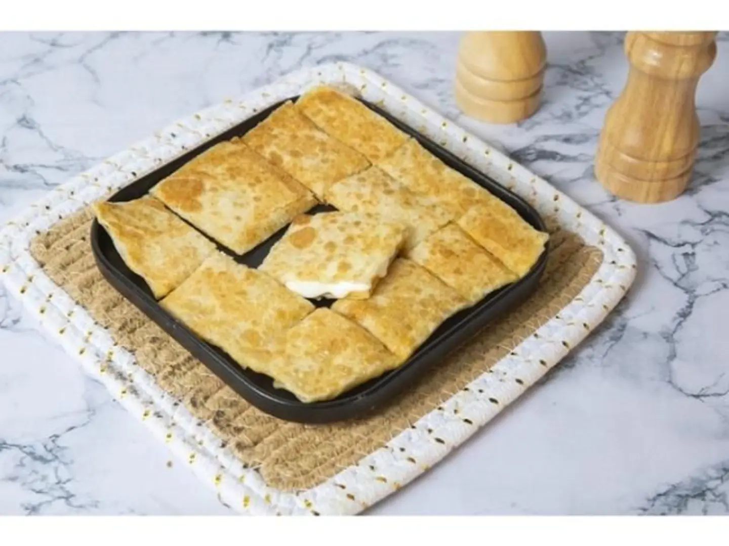 Mutabbak With Cream And Cheese