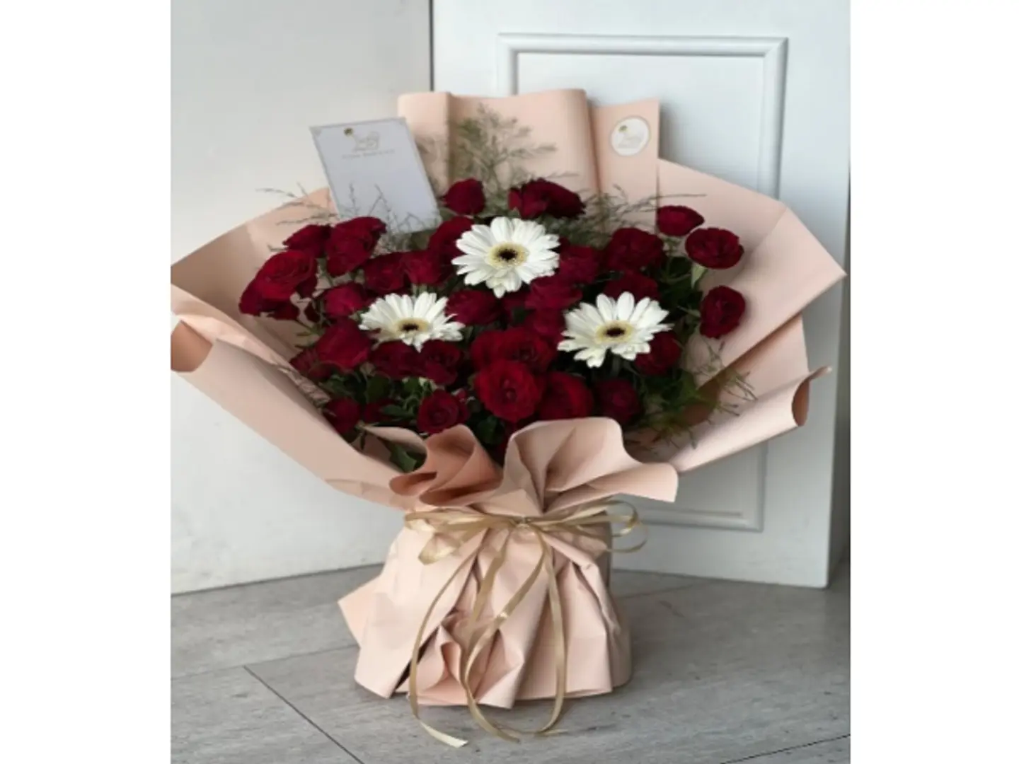 باقة الجربيرا البيضاء