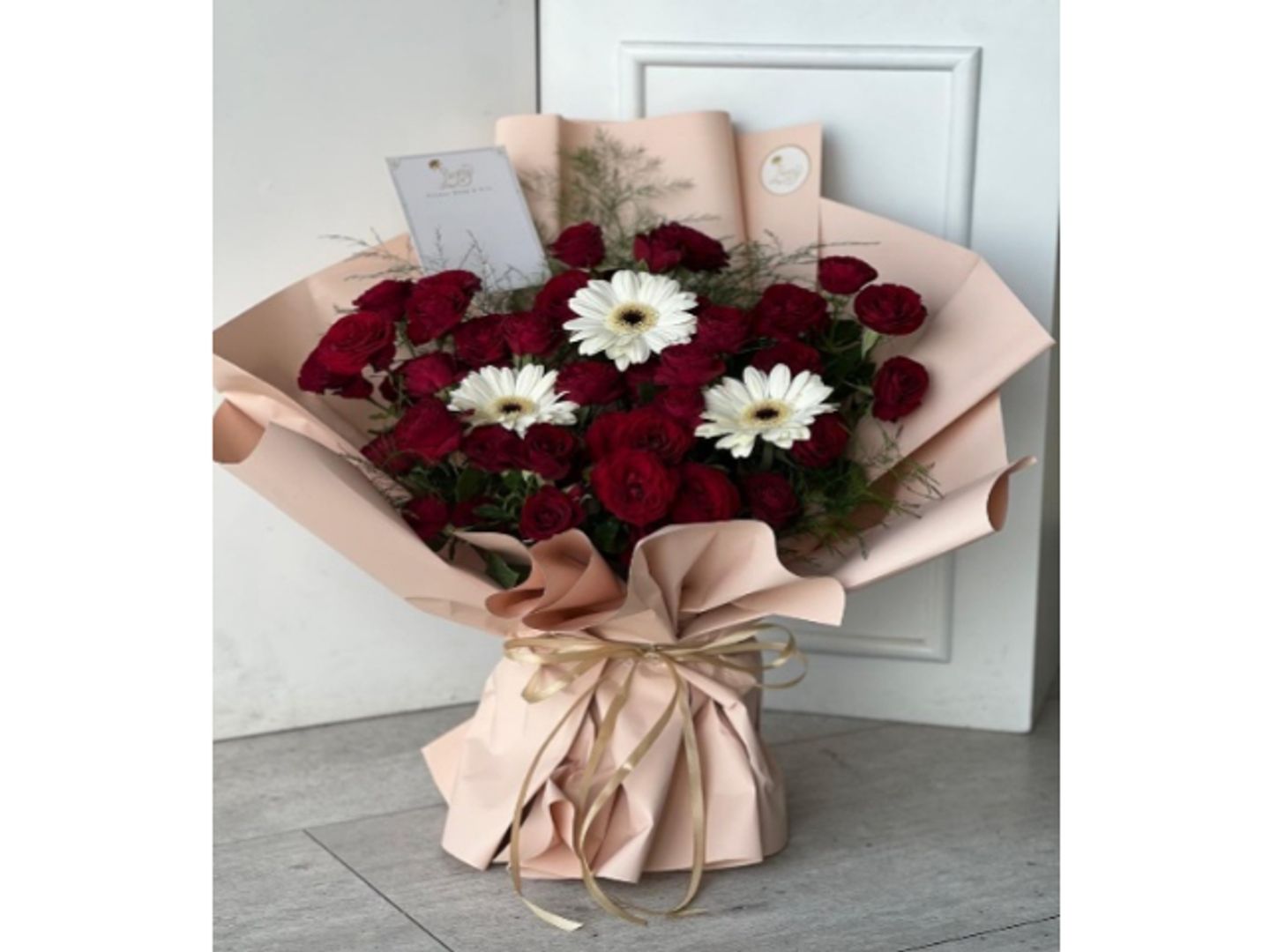 White Gerbera Bouquet 38