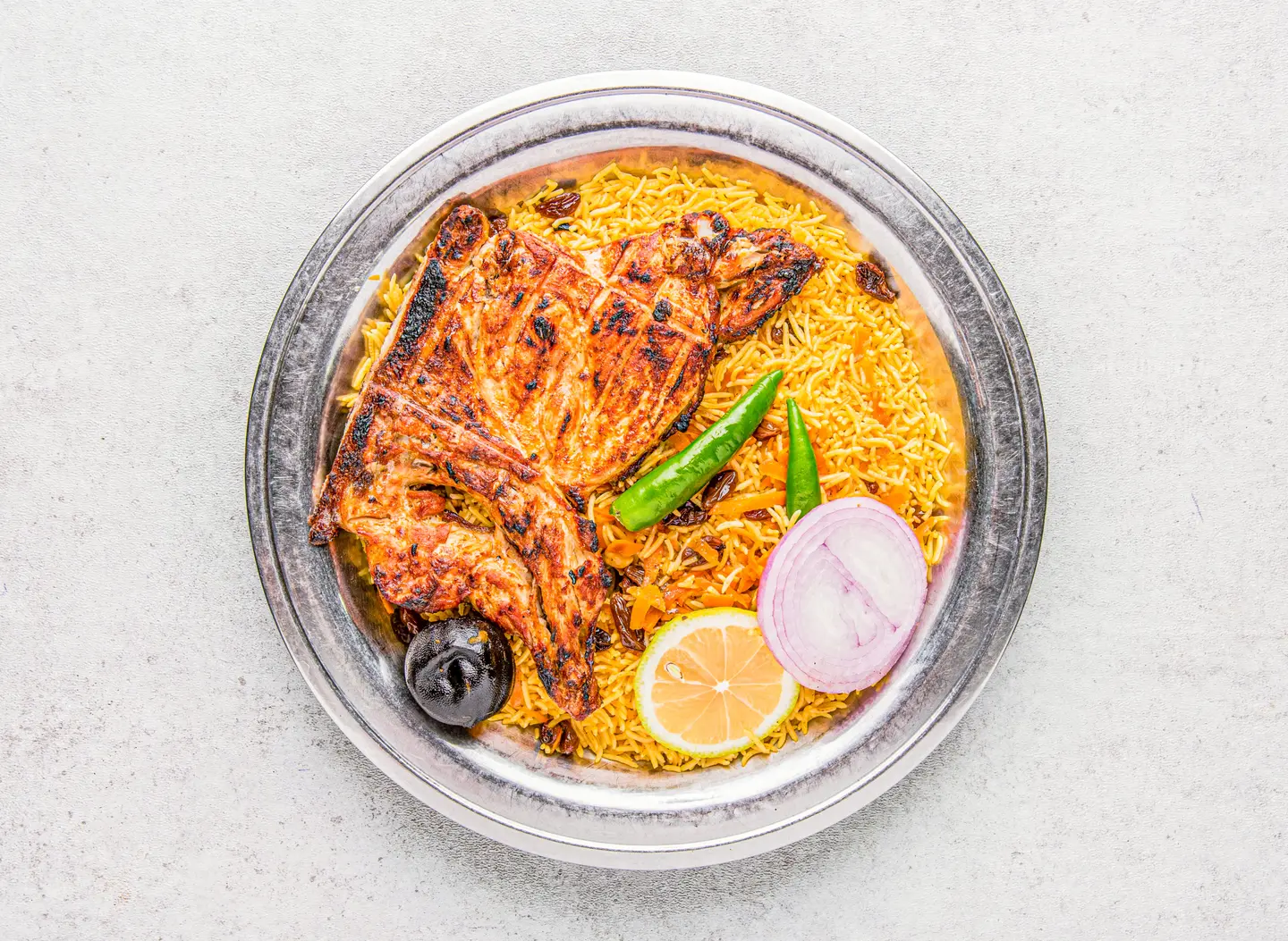 نصف دجاج على الفحم مع ارز