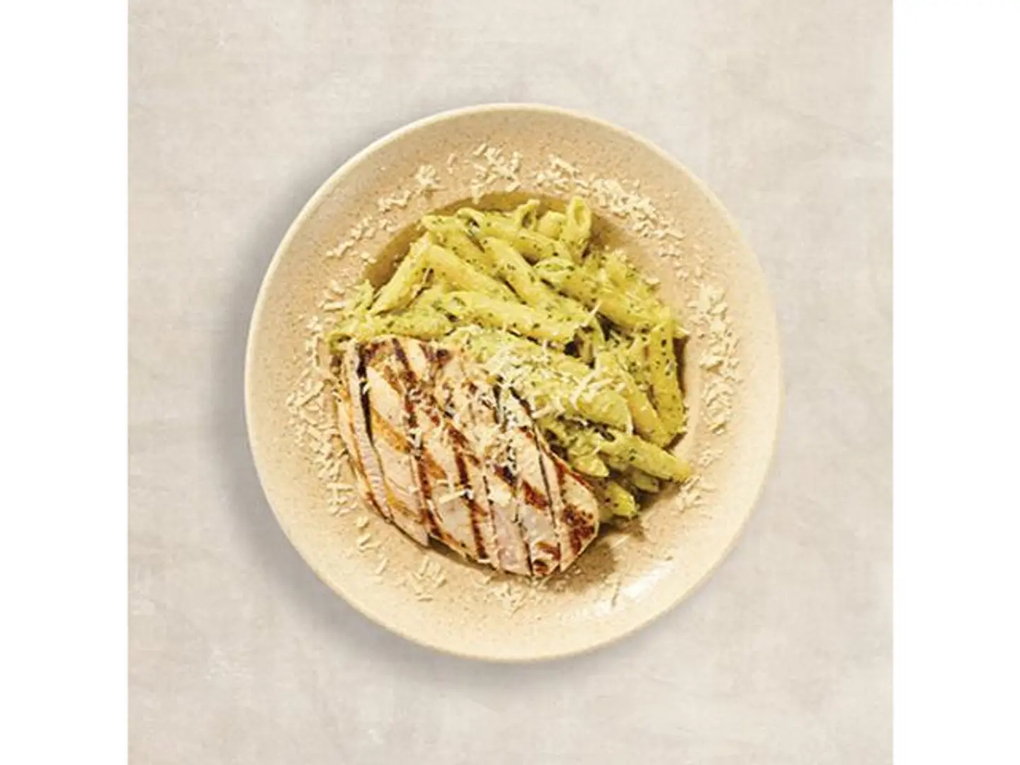 باستا بينيه الريحان والدجاج