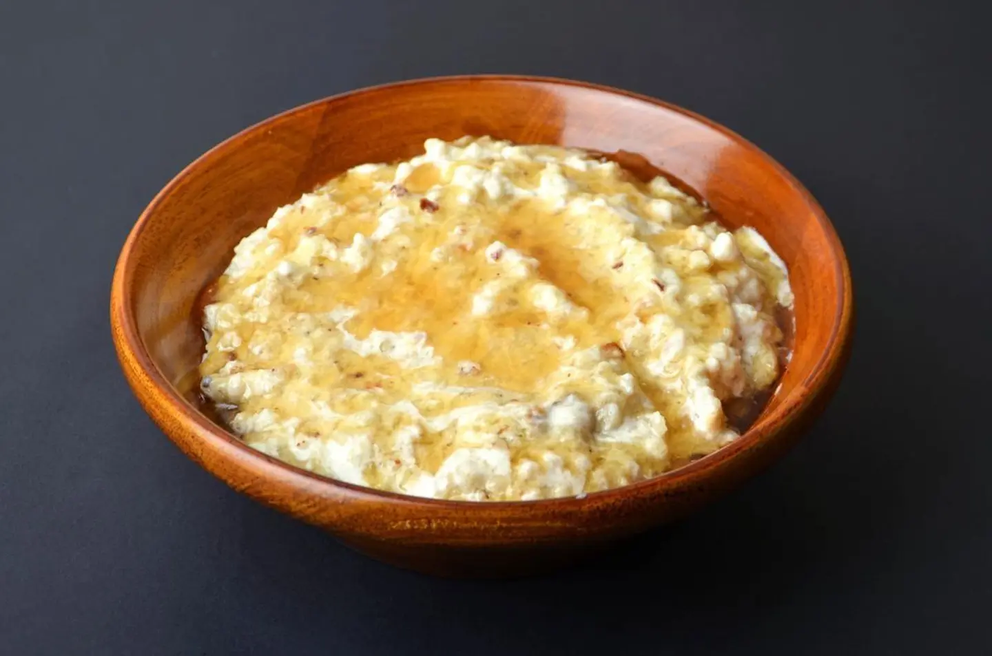 معصوب بالقشطة والعسل