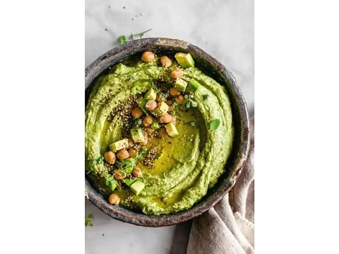 حمص مع افوكادو