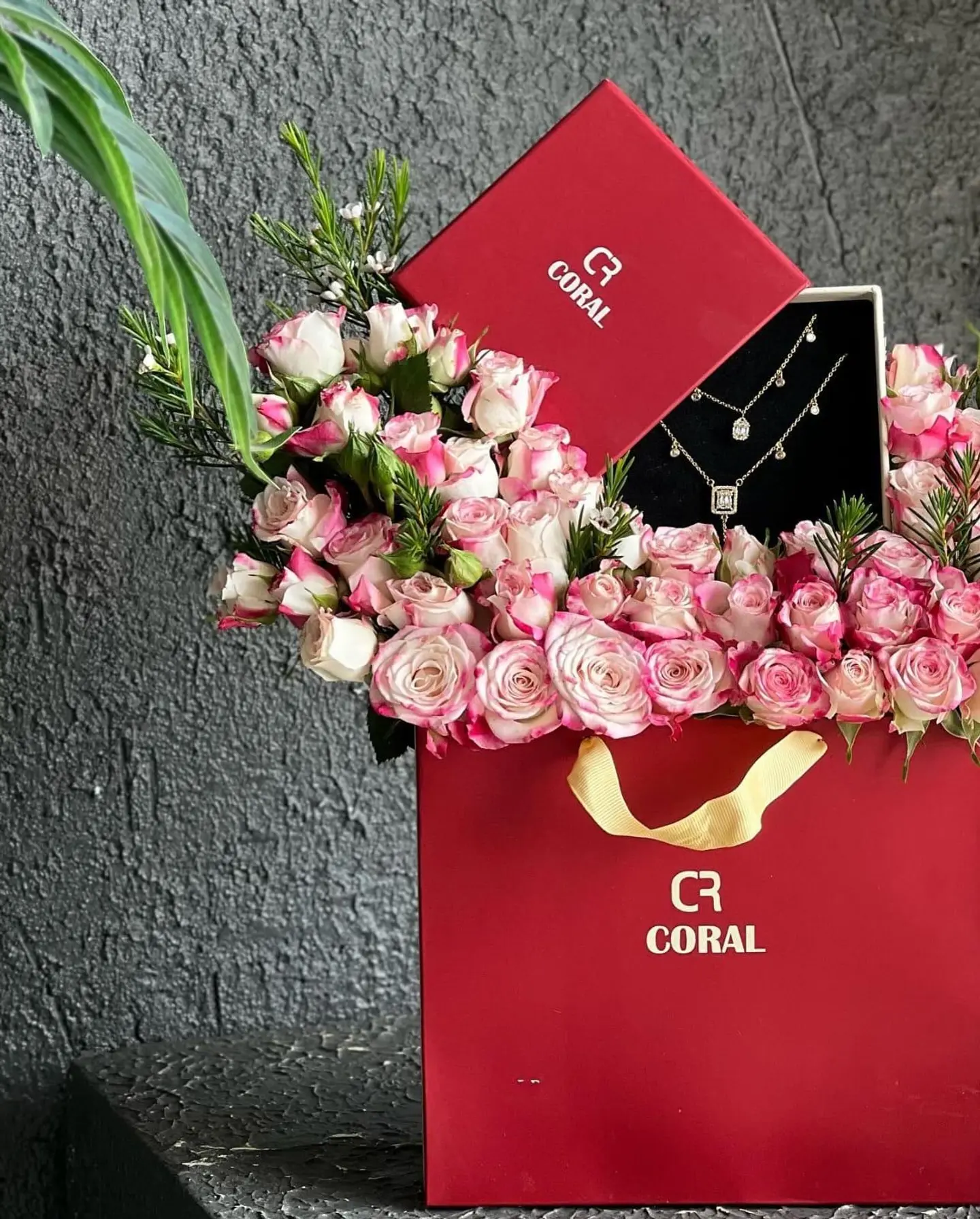 سلسال مع ورد من براند كورال 51