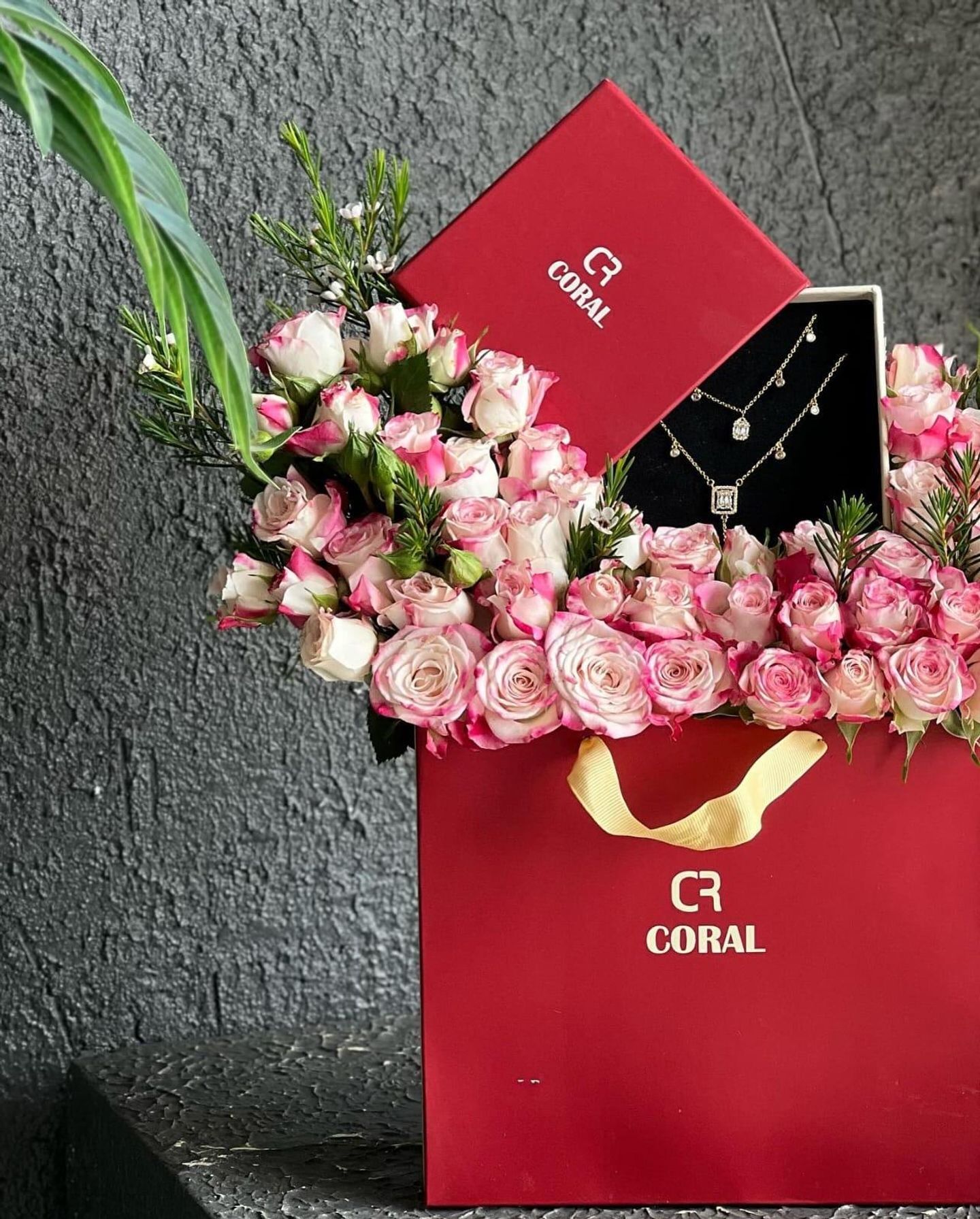سلسال مع ورد من براند كورال 51