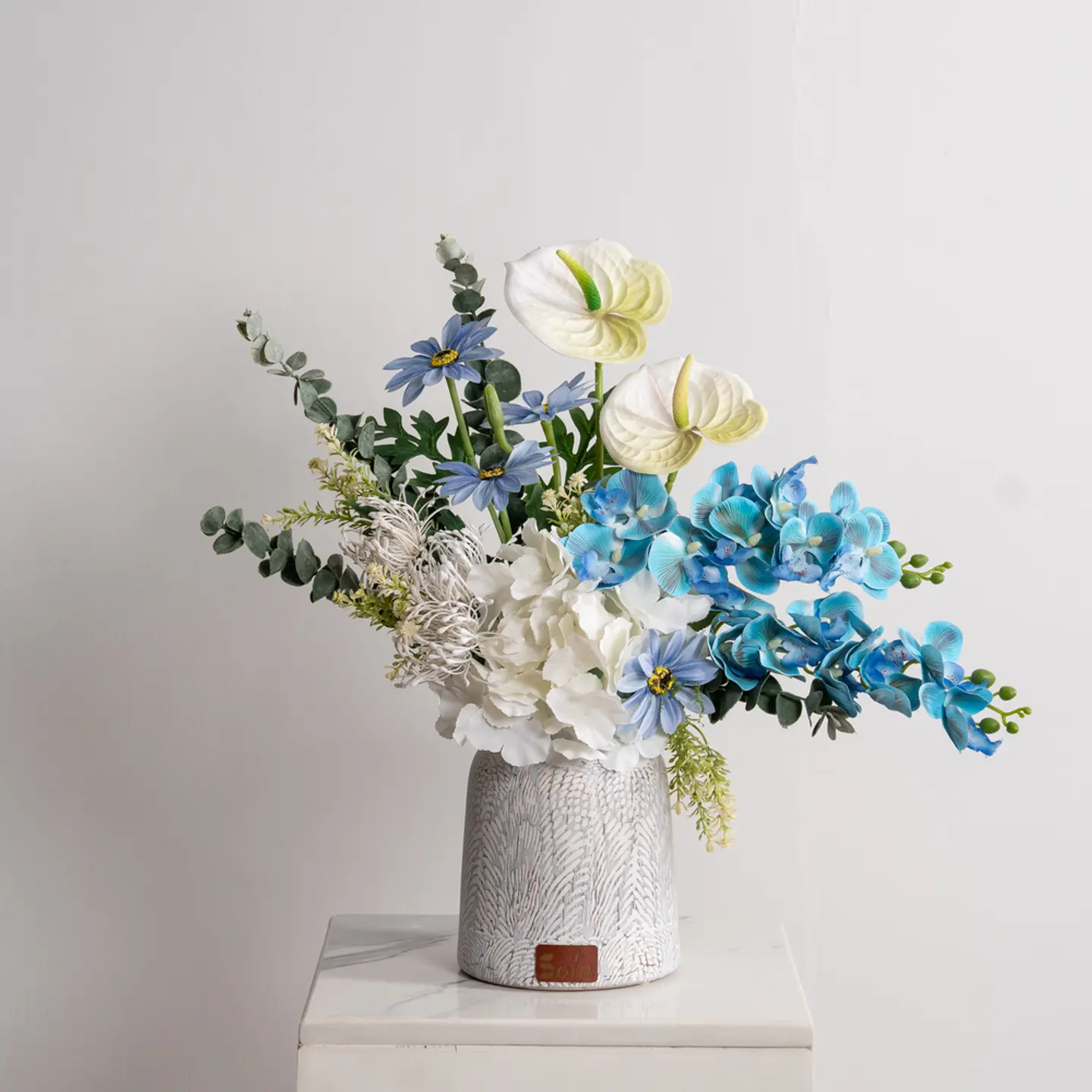 Artificial Rose Vase / Flowers Of Tranquil Harmony