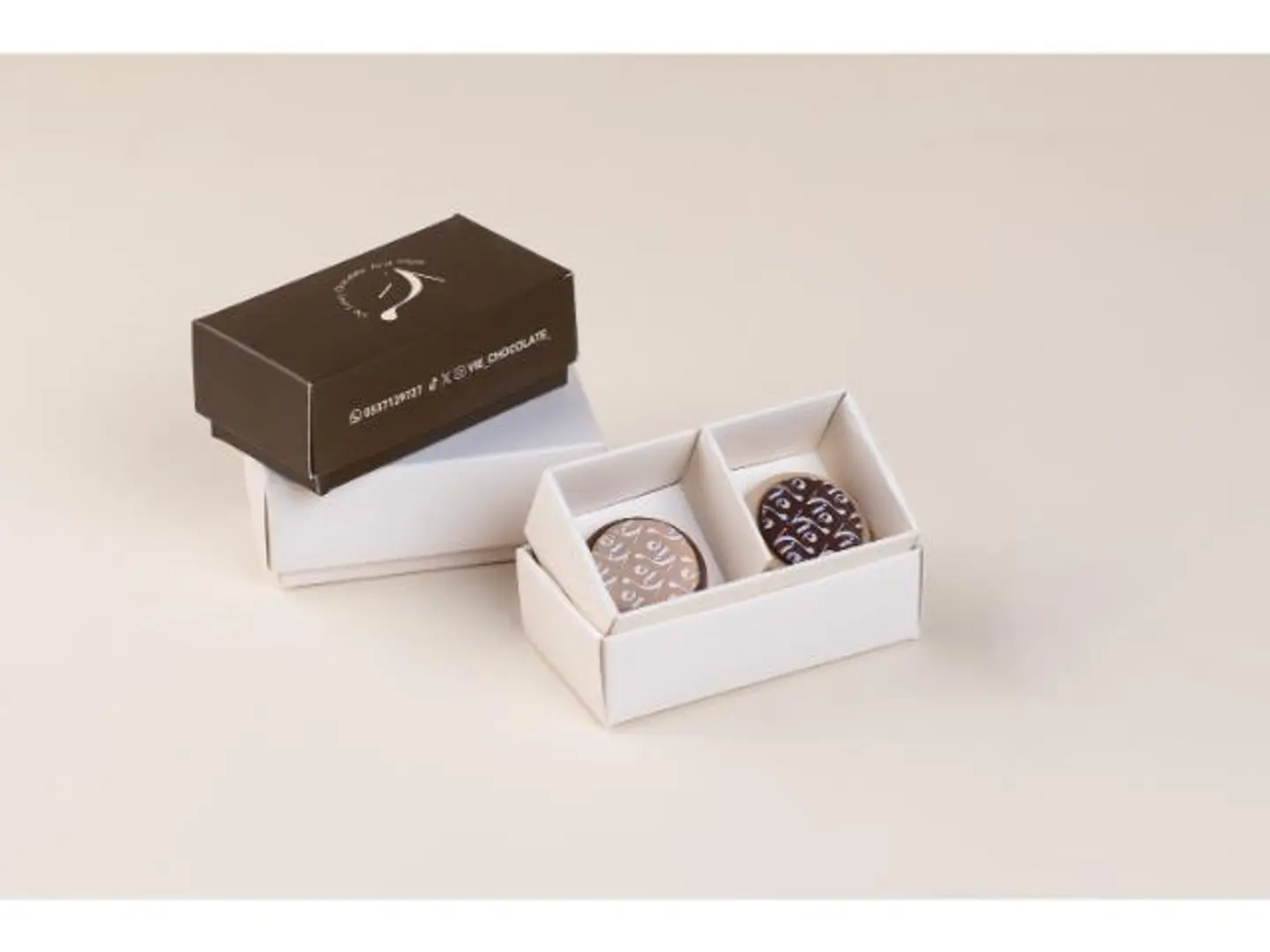 شوكلت ويفر بوكس قطعتين