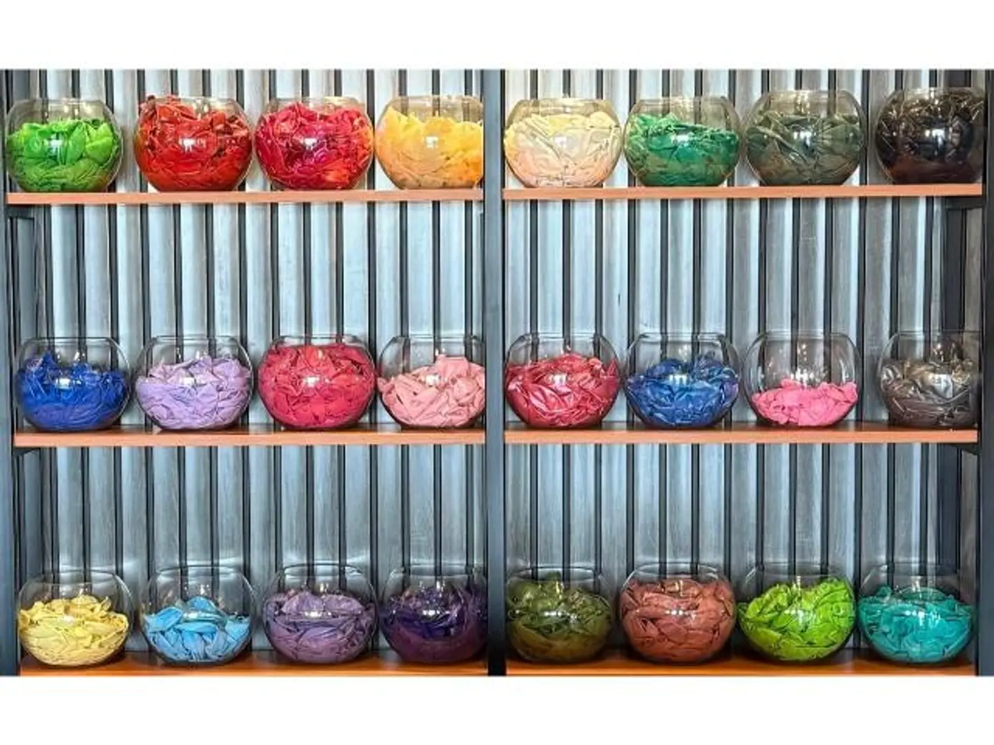 بالون عادي ألوان