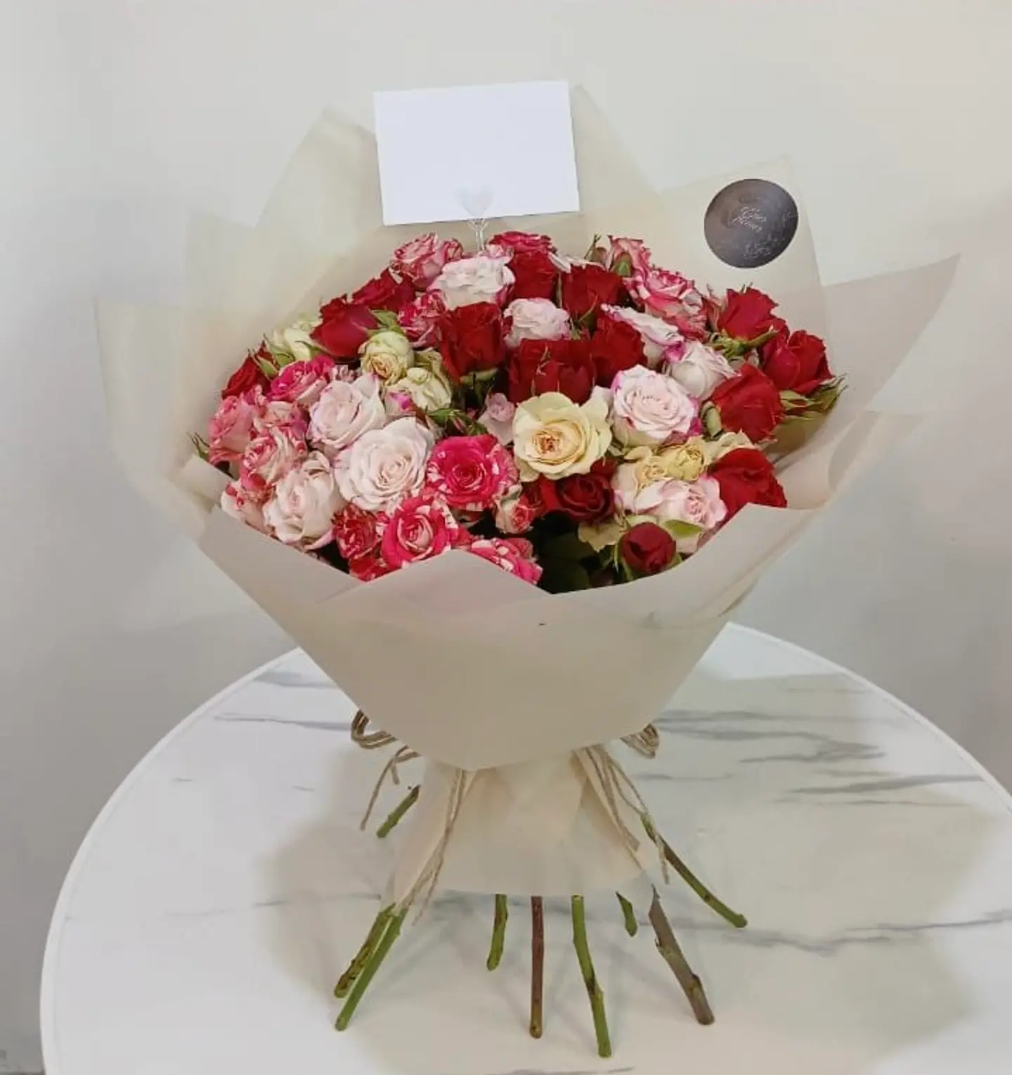 باقة المشاعر بوهج القلوب الدافئة