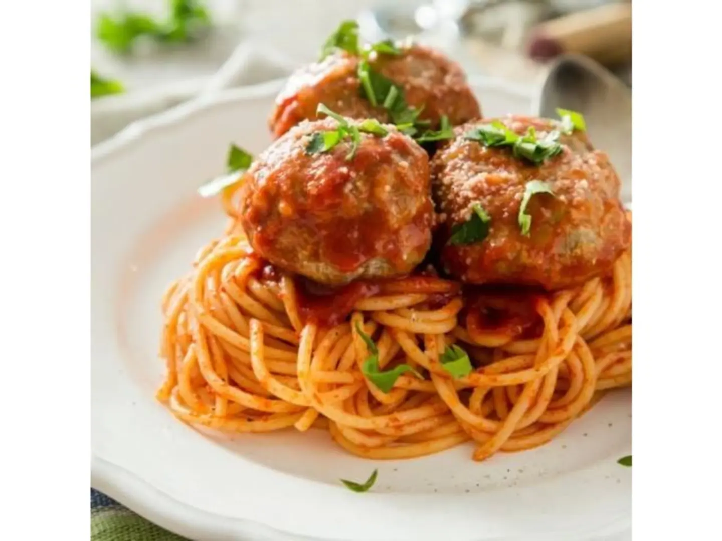 مكرونة كرات لحم