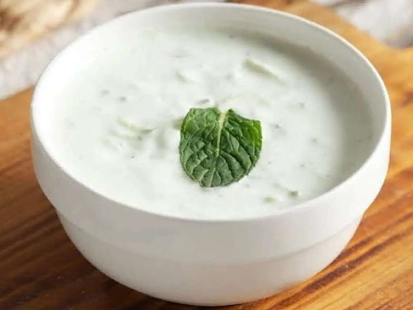 سلطة خيار لبن