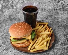 برجر فيليه دجاج مع بطاطس
