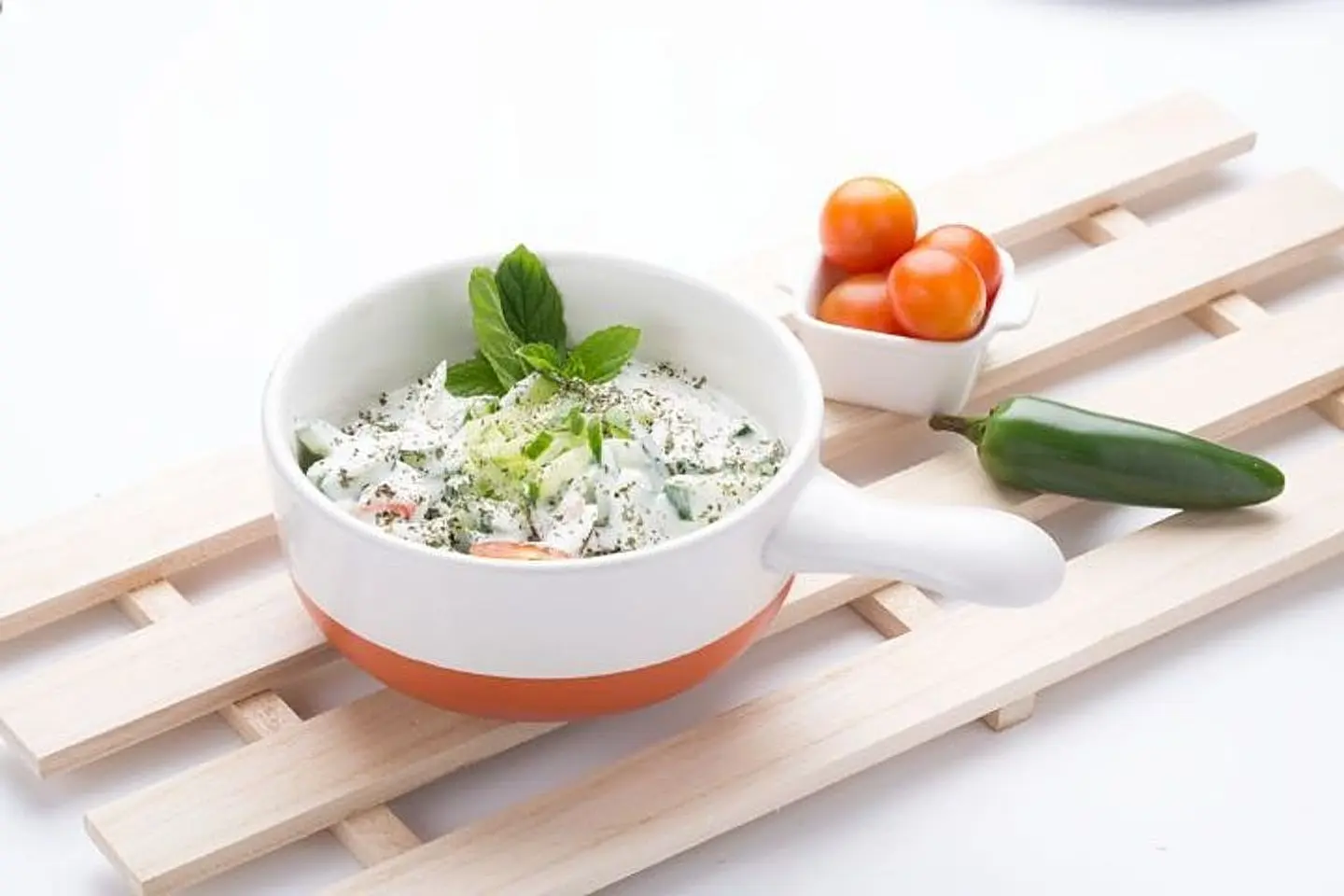 سلطة خيار باللبن