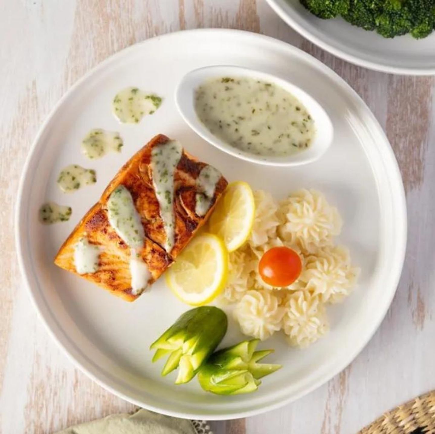 Salmon With Lemon And Herb Sauce
