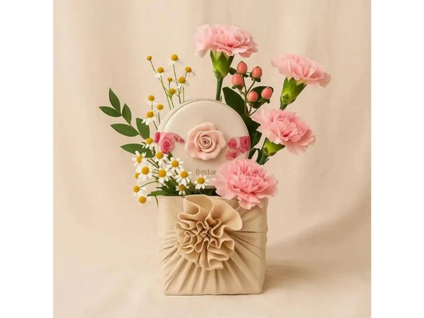 Bostani Round Rose Box With Flower Bouquet