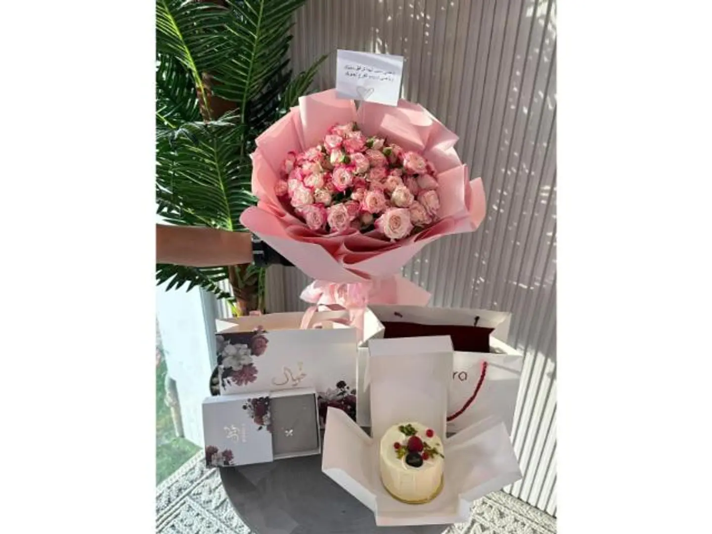 Silver Chain And Rose Cake