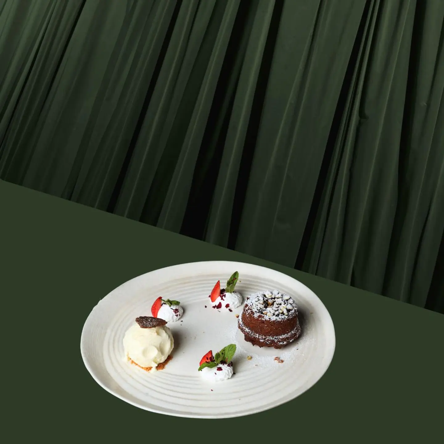 Date Cake With Caramel Souce