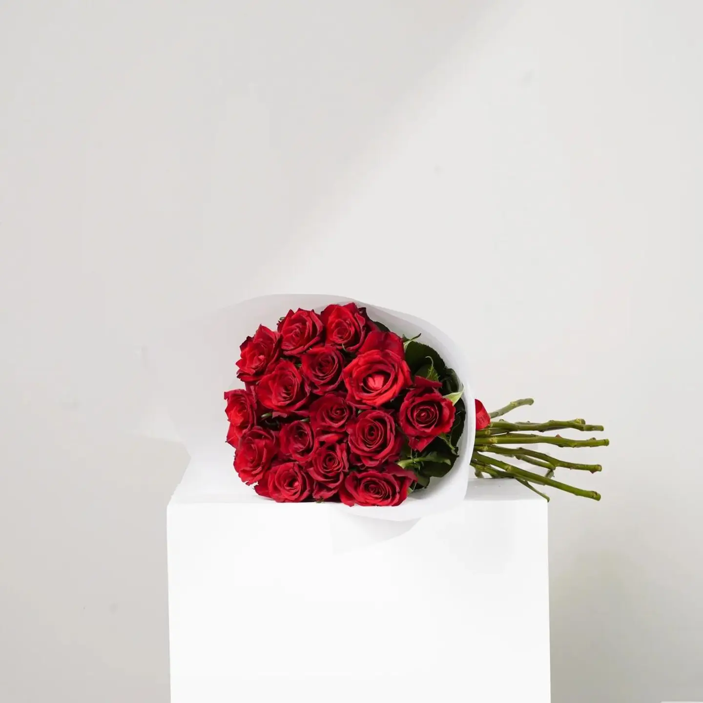 باقة الحب 15 تغليف ابيض