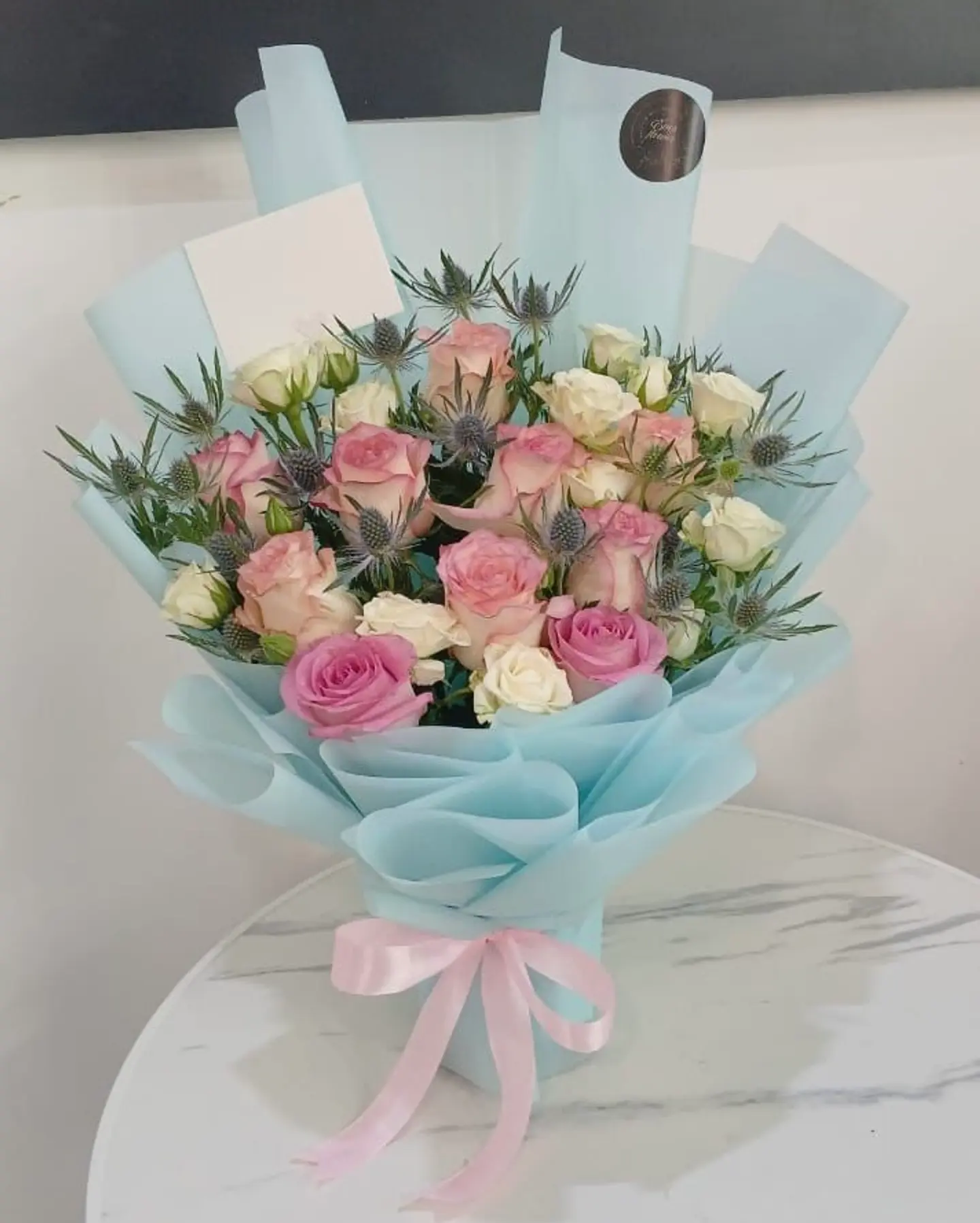 باقة الغيوم بألوان البراءة والجمال