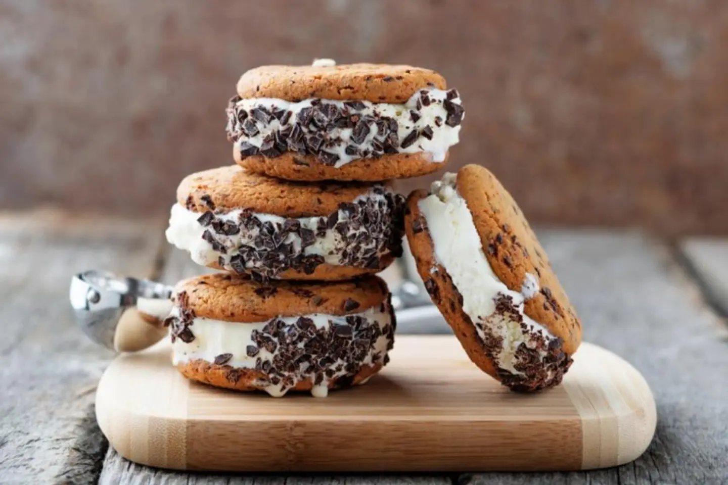 كوكيز طبقتين الكيلو